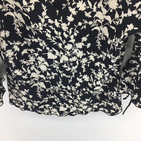 Carlie’s Court V Neck Peasant Top - Picture 5 of 6